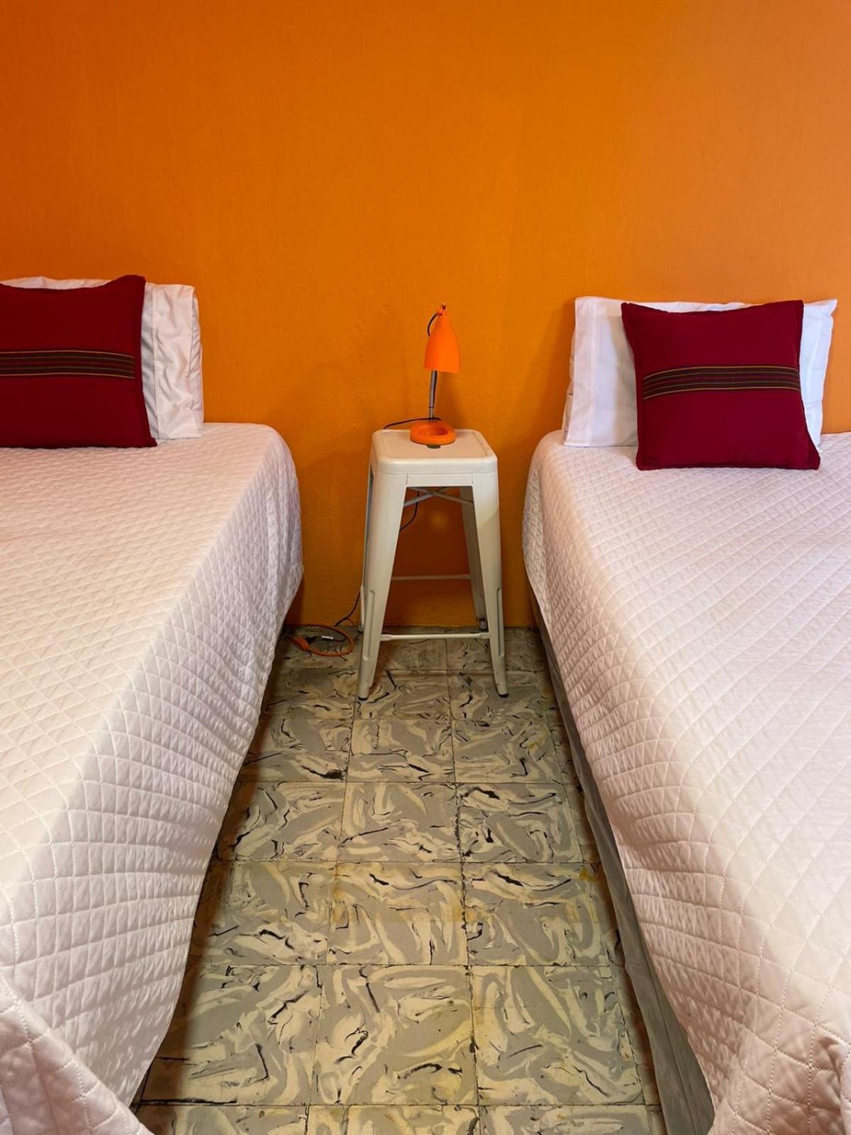 אנטיגואה גואטמלה Why Not Hotel חדר תמונה